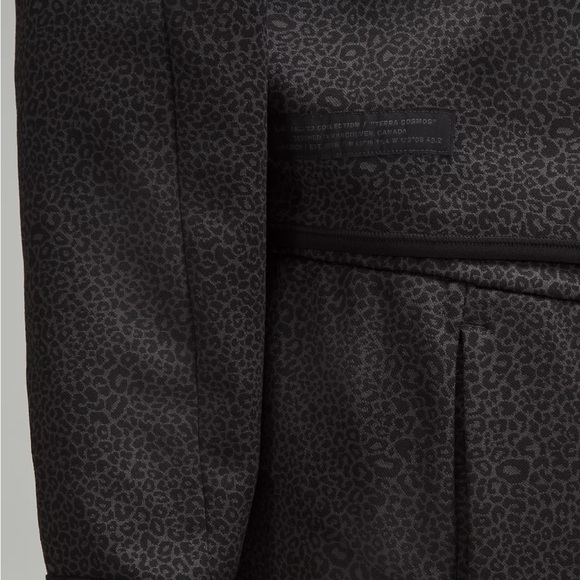 NWT Lululemon LAB Double-Knit Jacquard Half Zip in Leopardo Jacquard Grey - Picture 5 of 12